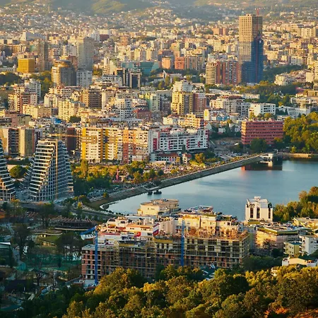 Sazan Apartment-tirana Center تيرانا
