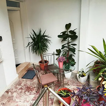 Sazan Apartment-tirana Center アパート